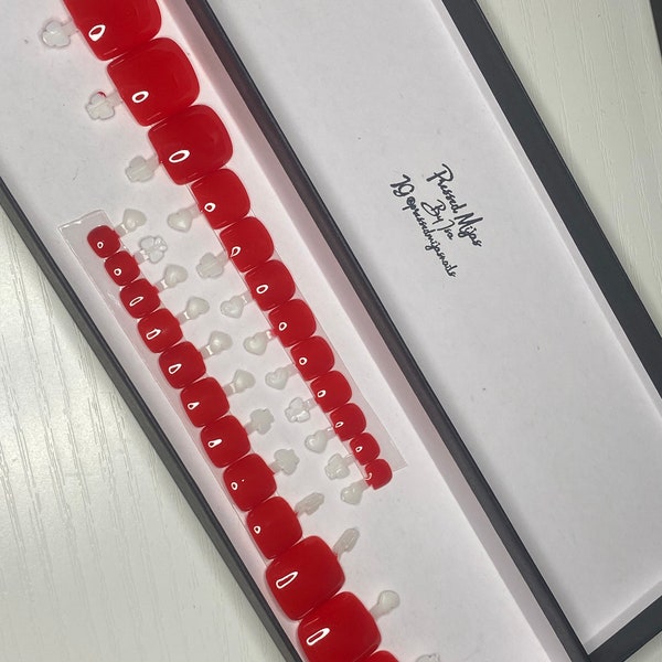 Press on Toe Nails: Classic Red