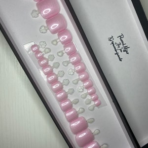 Unghie finte: rosa scintillante