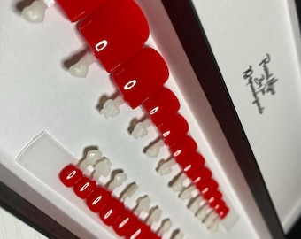 Unhas dos pés com esmalte vermelho brilhante: Paloma Easy Gel Set