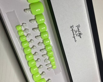 Press on Toe Nails: Electric Summer Green