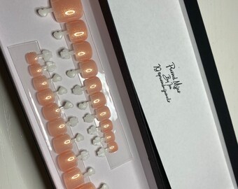 Press on Toe Nails: Peachy Shimmer