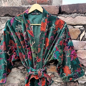 Grüner Vogel Samt Banyan Stoff Kimono Baumwolle Samt Robe Lang, Original OFMD Break Up Robe Gedruckter Kimono mit Quasten Kleid, Geschenk für sie,