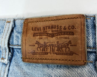 levis leather tab