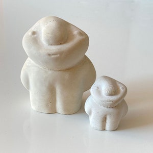 original and artistic gift little figurine 6 cm hight in withe concrete of Glumo character image 7