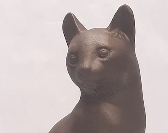 Figurine of a cat