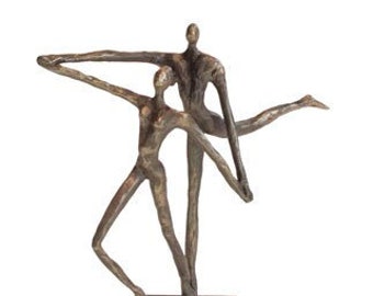 sculptuur van 2 mensen