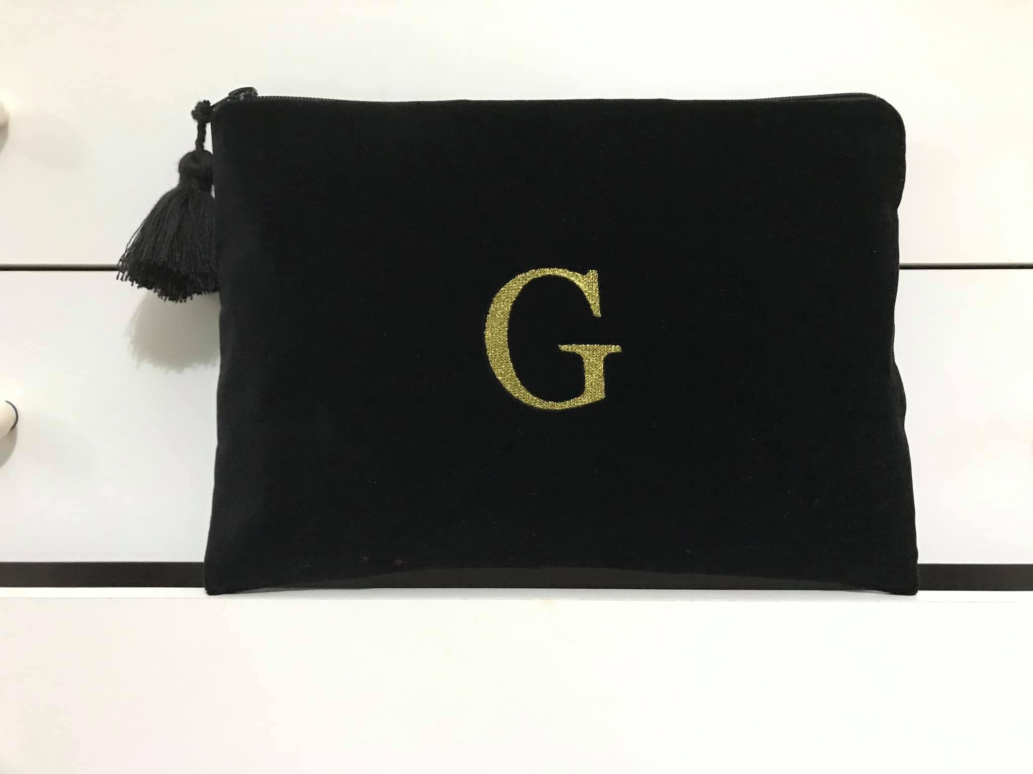 Pochette In Velluto Rosso Con Manici In Legno E Ricamo A Croce – Borsa Elegante Per Offerte E Donazioni In Chiesa