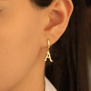 Brinco inicial 14K - Presente de dia das mães - Brincos de letras personalizadas em ouro verdadeiro - Brinco de argola com letras - Joias com letras - Joias com números