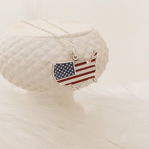 Collier pendentif drapeau de l'Amérique en émail - cadeau fête des mères - collier carte du pays - collier carte de l'Amérique - collier carte des Etats-Unis - cadeau pour lui