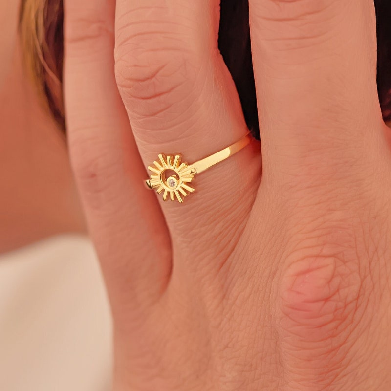 Springtime Sunshine Ring Black