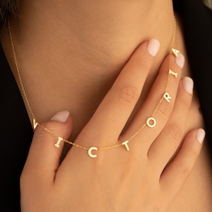 Colar de nome de gargantilha inicial personalizada | Colar de letras espaçadas, colar de inicial personalizado de prata, gargantilha de letras douradas, joias de nome