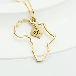 Collar personalizado con el mapa de África en oro - Regalo para el Día de la Madre - Collar con letras personalizadas y el mapa de África - Collar delicado con letras de África