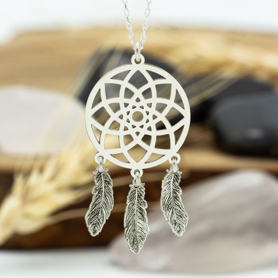 Dreamcatcher necklace hi-res stock photography and images - Alamy