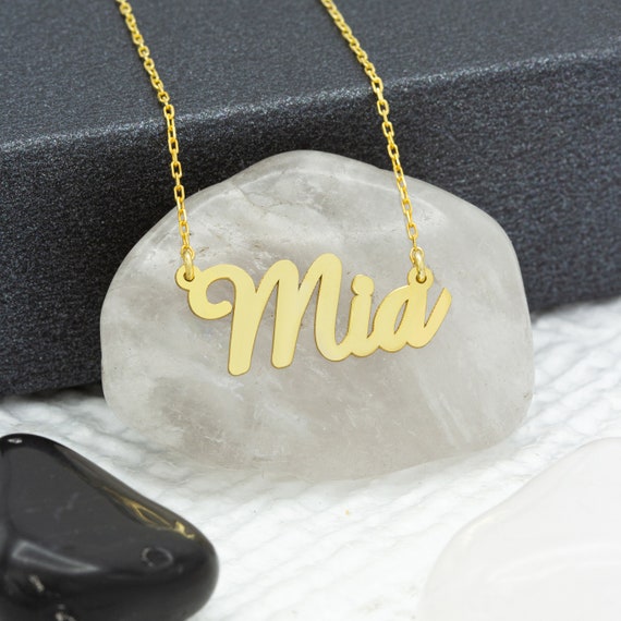 Mia name on sale necklace gold