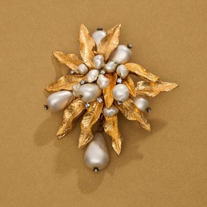 Rare DeMario Vintage Gold-Plated Brooch with Baroque Pearls and Rhinestones