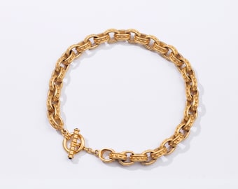 Timeless Elegance: CAROLEE Vintage Gold Tone Chain Link Toggle Closure Necklace/Choker