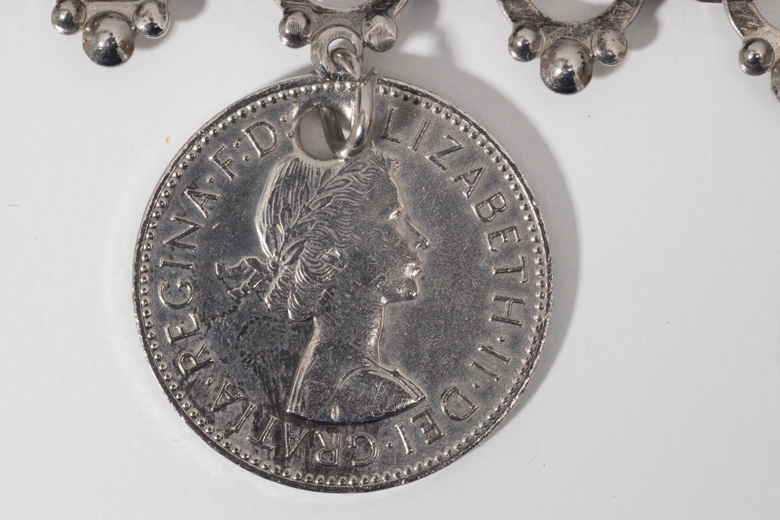 Coin belt silver tone 18 English coins 30\