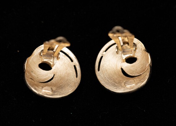 Trifari Crown Gold Tone Leaf Clip-On Earrings - image 7