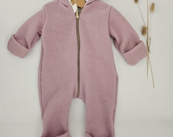 Mono Vintageliebe® WOOL BOULDER, confeccionado con 100 % lana virgen. Producto natural. Mono de lana Walkloden, color rosa.