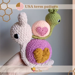 Crochet PATTERN: plush snail, Amigurumi snail, crochet valentines gift, Cute snail with heart print shell, Valentine snail crochet pattern image 1