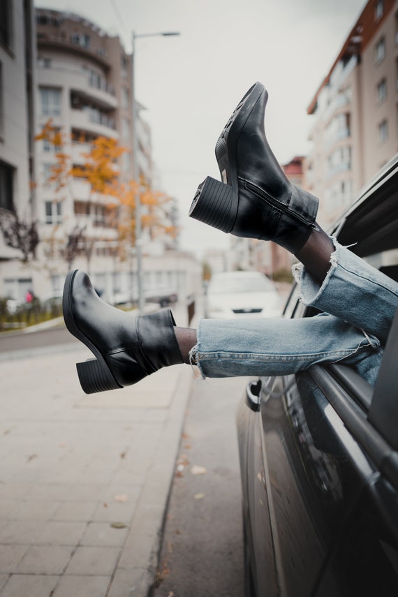 Insulated leather cheap boots womens