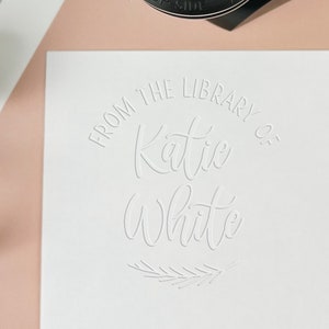 Mignon de la bibliothèque de l'embosseuse | Embosseuse de livres personnalisée