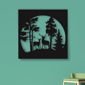 Silhouette di cervo nella foresta di pini / Arte murale / Decorazione per la casa tagliata al laser / Decorazione in MDF / Regalo di inaugurazione della casa / Decorazione di animali in legno / Re