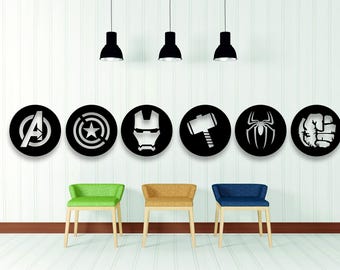 Zestaw 6 dekoracji ściennych Avengers | Loga superbohaterów | Znaki Thor, Hulk, Spiderman, Ironman, Kapitan Ameryka | Drewniana sztuka | Geometryczna dekoracja ścienna