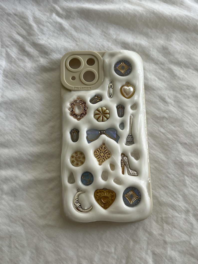Handcrafted Disney Princess Themed Phone Case - Etsy