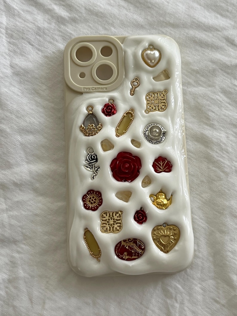 Handcrafted Disney Princess Themed Phone Case - Etsy