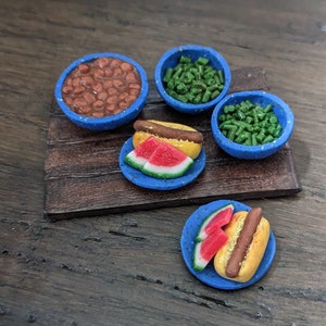 1:12 scale miniature food, cookout set, hot dogs, baked beans, green beans, dollhouse kitchen accessories