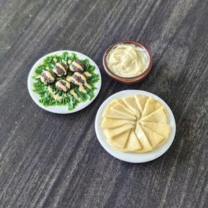Miniature 1:12 Mediterranean food set, falafel, pita, hummus; miniature accessories, dollhouse kitchen