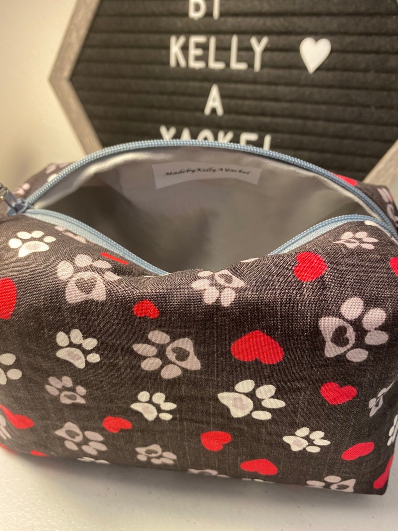 Box Zipper Pouch with Beaded Zipper Pull