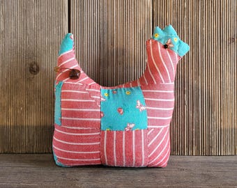Vintage quilt Chicken,Vintage quilts,stuffed chicken,farmhouse decor,vintage sack material chicken,chicken decor,small stuffed chicken lover