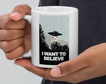 I Want To Believe Cute Funny UFO Sci-Fi Alien Bunny Rabbit Ceramic Coffee Mug | Bunny Rabbit Lover Gifts | Funny Nerdy Bunny Dad Mom Gifts