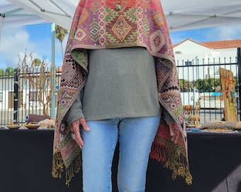 Zapotec hand woven Poncho Women,  earthly Bohemian Croc top, Western style Poncho, Ethnic Clothing, bohemian Poncho, Oaxaca Poncho,  Shawl