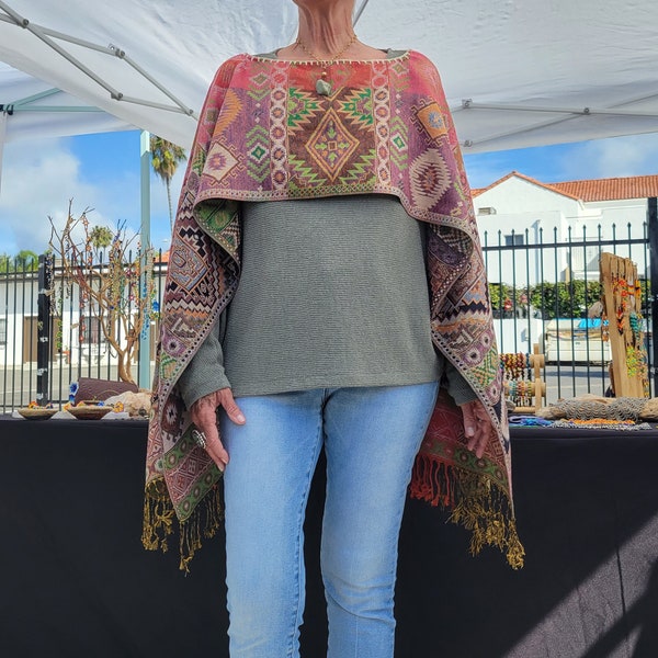 Zapotec hand woven Poncho Women,  earthly Bohemian Croc top, Western style Poncho, Ethnic Clothing, bohemian Poncho, Oaxaca Poncho,  Shawl