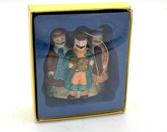Vintage Department 56 Heritage Village Collection 3 Christmas Carolers Ornament