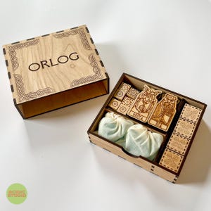 Orlog Board Game / Challenge Your Friends to a Battle of Wits in the Ancient Viking Board Game