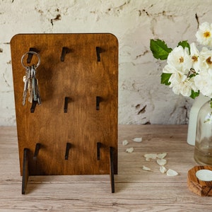 Suporte de exibição de chaveiro de madeira natural, design quadrado arredondado, modelo minimalista personalizado, estande de artesanato, barraca de mercado personalizada