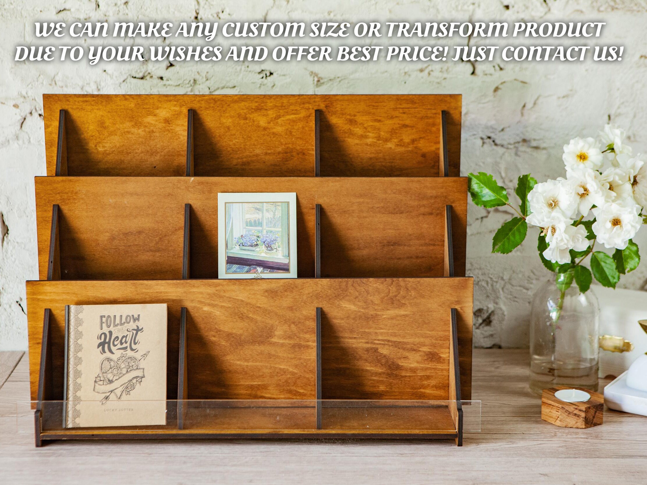 Présentoir à Cartes Postales En Bois – 4 étages Inclinés, Montage Facile, Design Naturel Personnalisable