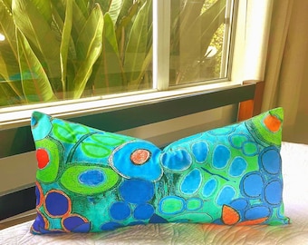 Tropical Garden Pillow Cover: Vibrant Cotton Sateen Lumbar Pillow (12" x 24")