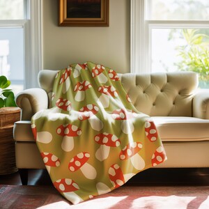 Mushroom Blanket for Retro Decor | Mushroom Throw Blanket Gift for Her, Mushroom Gifts for Best Friend, Mushroom Cottagecore Home Decor
