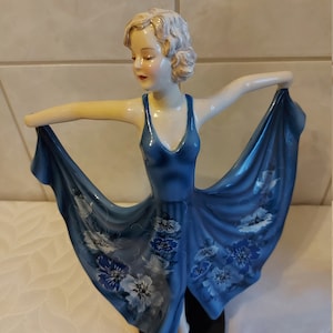 Goldscheider figurine Elegant Lady MNR.: 7777 DAKON