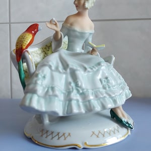 Porcelain figurine-~Wallendorf-~Schaubach Art-~Lady with parrot-~Language lessons-~glued-~until 1952