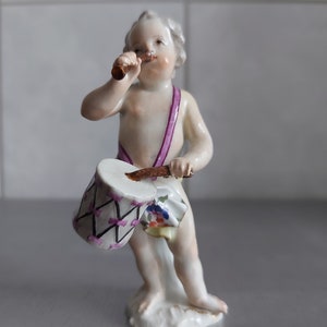 Porcelain figurine-~Meissen-~Cupid with drum and flute-~1727-1770-~