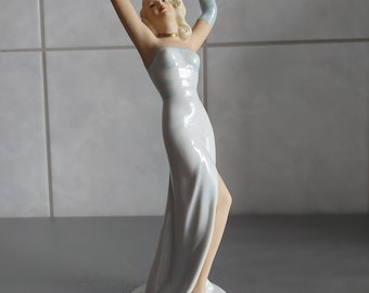 Heinz Schaubach-Unterweissbach porcelain figure dancer Rita Hayworth revue girl.