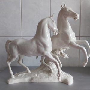 Hutschenreuther Porzellan Figur-Pferde-Übermut- Entw H . Achtziger