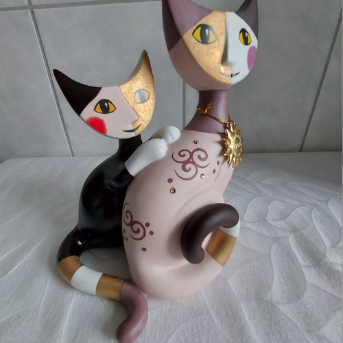 Goebel Porcelain Figure shops Rosina Wachtmeister Annual Cat 2010-Luana e Emanuelle-