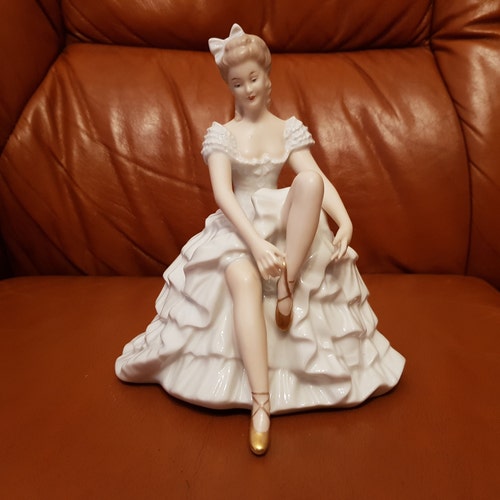 フッチェンロイター-~磁器花瓶-~デザイン: Else Wenz-Viëtor-~ 1921